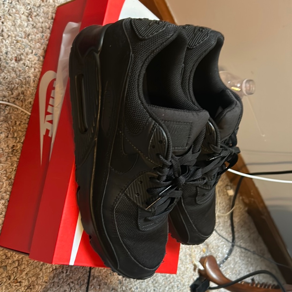 Airmax 90 men’s size 12 black
